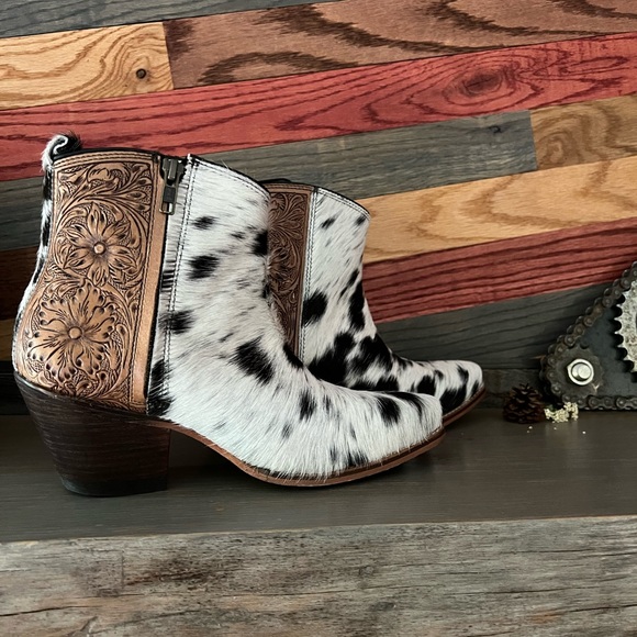 🌸NEW RELEASE Tooled Leather Genuine Hide-on Women Bootie Boot Boho Western Shoe - Picture 3 of 16